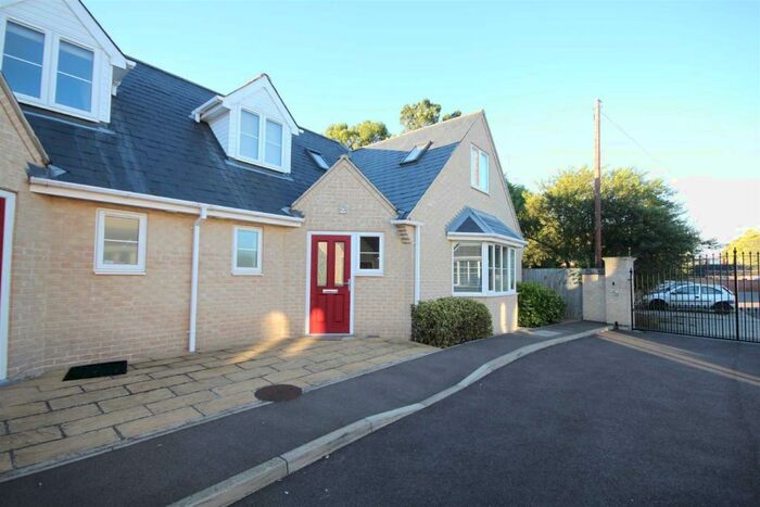3 Bedroom Semi-Detached House To Rent In The Mews, Mortlock Avenue, Cambridge, CB4