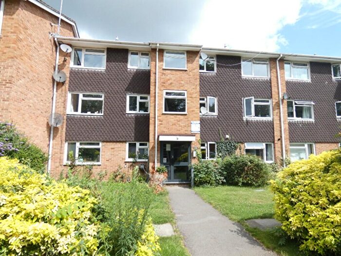 2 Bedroom Flat To Rent In Suffolk Close, Burnham, SL1
