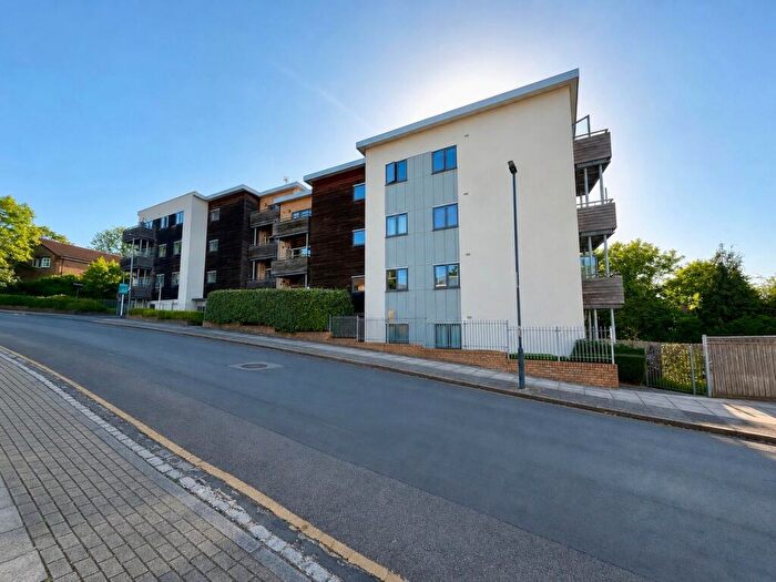 2 Bedroom Flat For Sale In Bramhope Lane, London, SE7