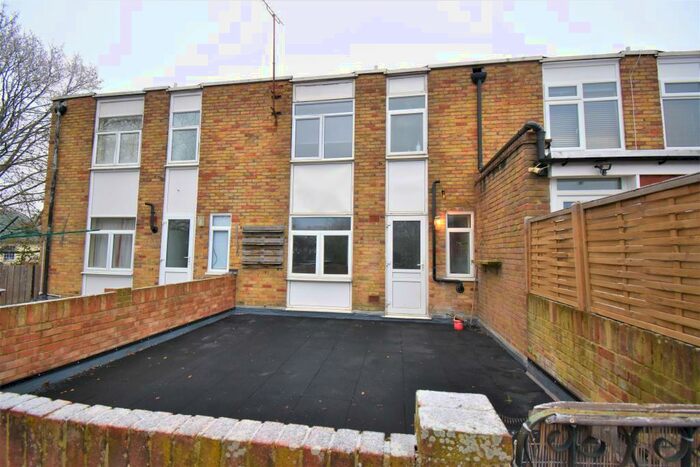 3 Bedroom Maisonette To Rent In Grand Parade, RG27