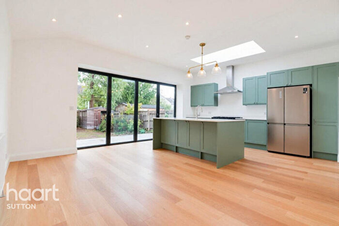 4 Bedroom Semi-Detached House To Rent In Warwick Road, Sutton, SM1