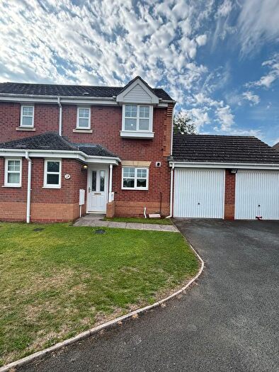 3 Bedroom Semi-Detached House To Rent In Gretton Crescent, Walsall, West Midlands, WS9