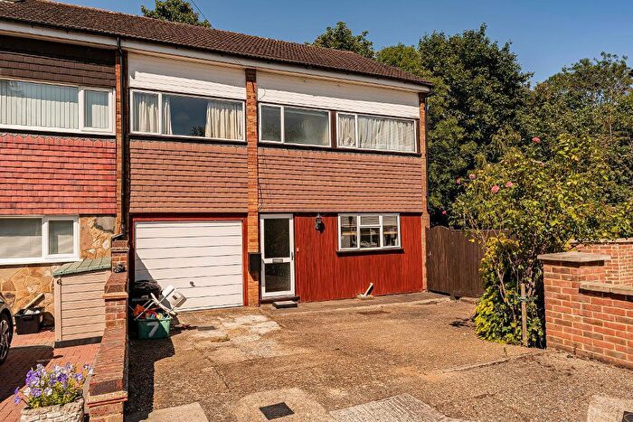 4 Bedroom End Of Terrace House For Sale In Contessa Close, Farnborough Village, Orpington, Kent, BR6