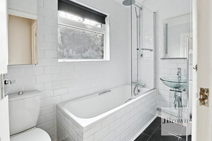 3 Bedroom Terraced House For Sale In Kent Road, Grays, RM17