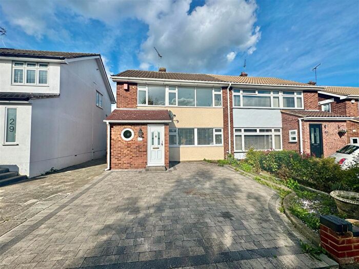 3 Bedroom Semi-Detached House To Rent In Hedingham Road, Hornchurch, RM11