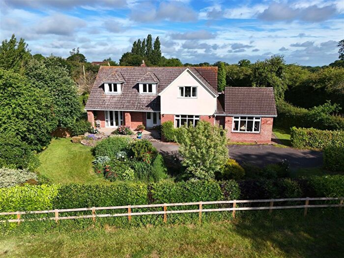 4 Bedroom Country House For Sale In Bagber, Sturminster Newton, DT10