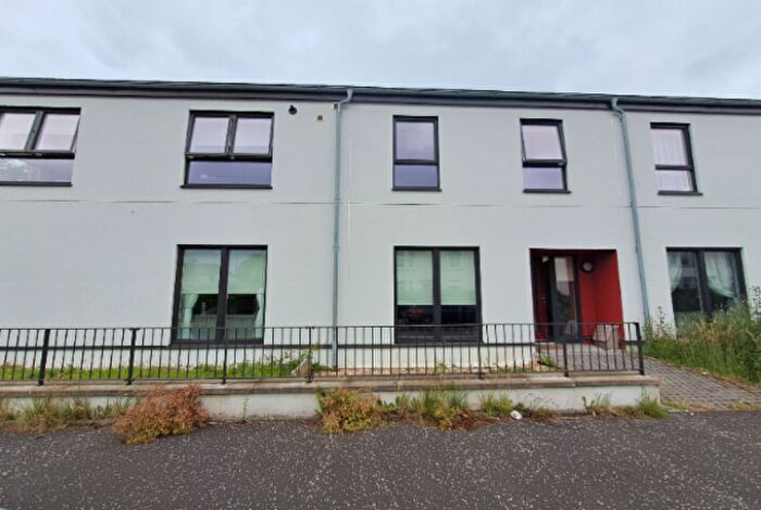 2 Bedroom Terraced House To Rent In Carlibar Avenue, Glasgow, G13