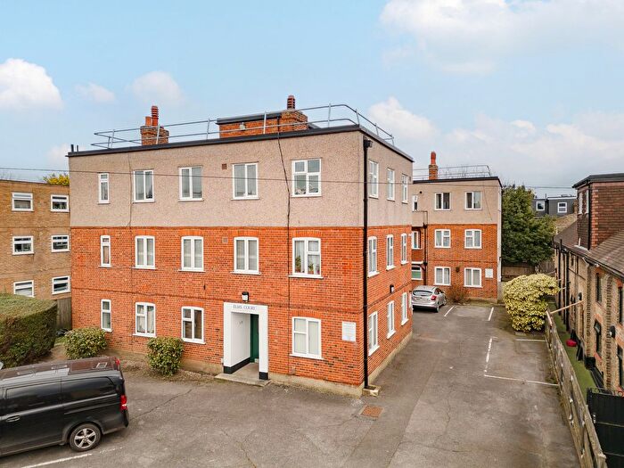 2 Bedroom Flat For Sale In Montague Road, Wimbledon, London, SW19