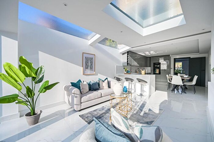 4 Bedroom House For Sale In Park Villa, New Barnet, Barnet, EN4