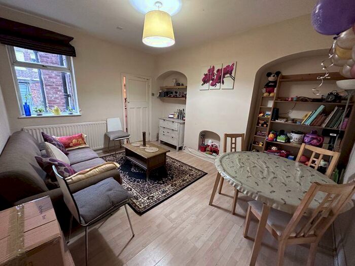 2 Bedroom Flat To Rent In Warton Terrace, Newcastle Upon Tyne, NE6