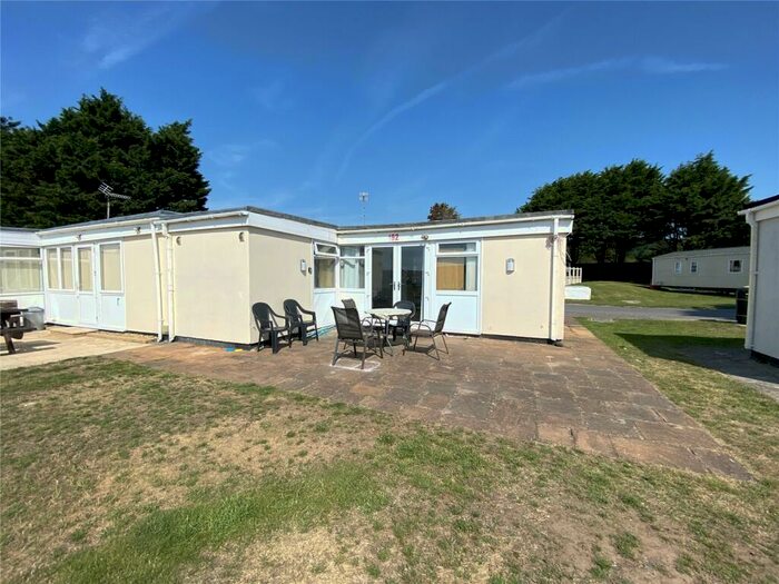 3 Bedroom Bungalow For Sale In Carmarthen Bay, Carmarthen, Carmarthenshire, SA17