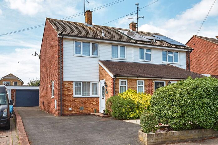 3 Bedroom Semi-Detached House For Sale In Kingshill Drive, Hoo, Rochester, Kent., ME3