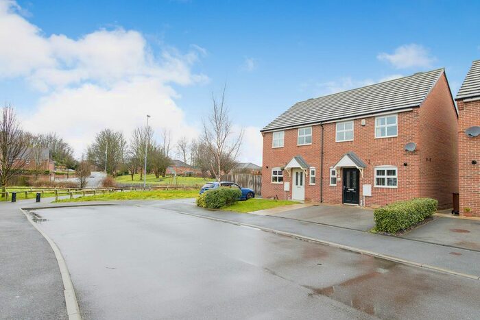 2 Bedroom Semi-Detached House For Sale In Beamshaw Close, Castleford, West Yorkshire, WF10