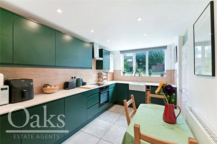 3 Bedroom Terraced House For Sale In Peabody Hill, Herne Hill, SE21