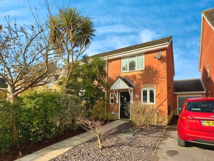 2 Bedroom Semi-Detached House To Rent In Thyme Avenue, Whiteley, PO15