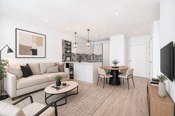 2 Bedroom Flat To Rent In Exploration Way, Slough, SL1