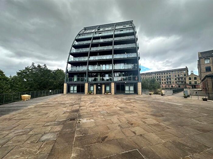 2 Bedroom Flat For Sale In Salts Mill Road, Shipley, BD17