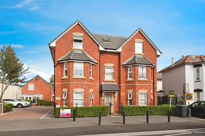 2 Bedroom Flat For Sale In Ashley Road, Bournemouth, Dorset, BH1
