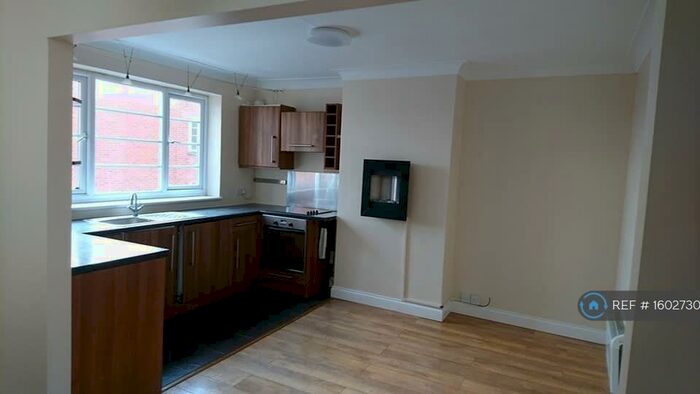 2 Bedroom Flat To Rent In King Georges Place, Maldon, CM9