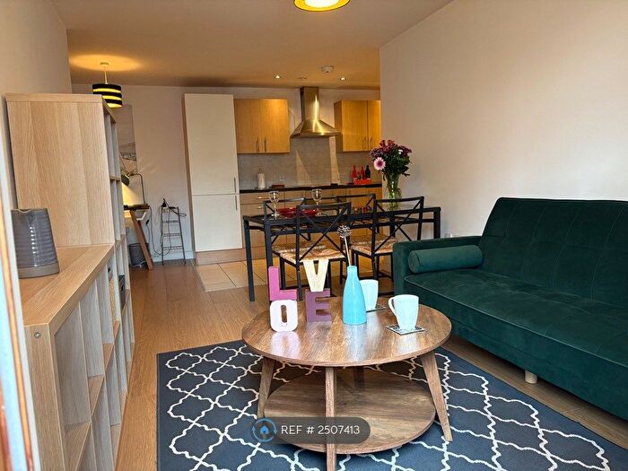 2 Bedroom Flat To Rent In Dyche Street, Manchester, M4