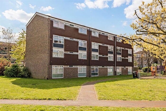 2 Bedroom Flat To Rent In Dacre Park, London, SE13