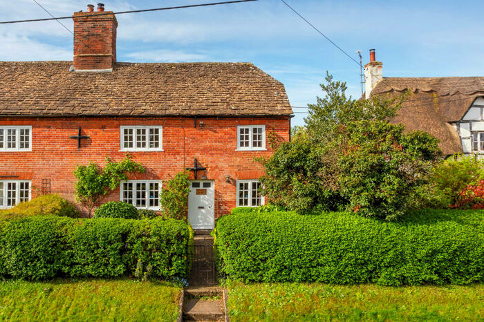 3 Bedroom Cottage For Sale In Martins Road, Keevil, BA14