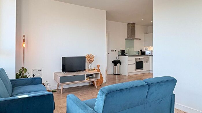 3 Bedroom Flat For Sale In Gallions Reach, London, E6