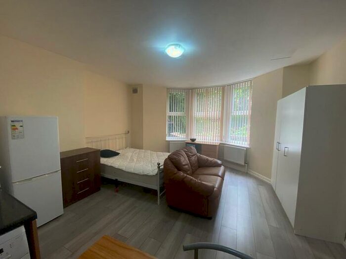 1 Bedroom Property To Rent In St Michaels Lane, Headingley, Leeds, LS6