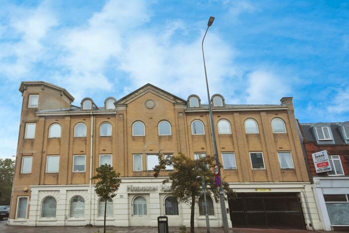 2 Bedroom Flat For Sale In Rainsford Road, Chelmsford, CM1