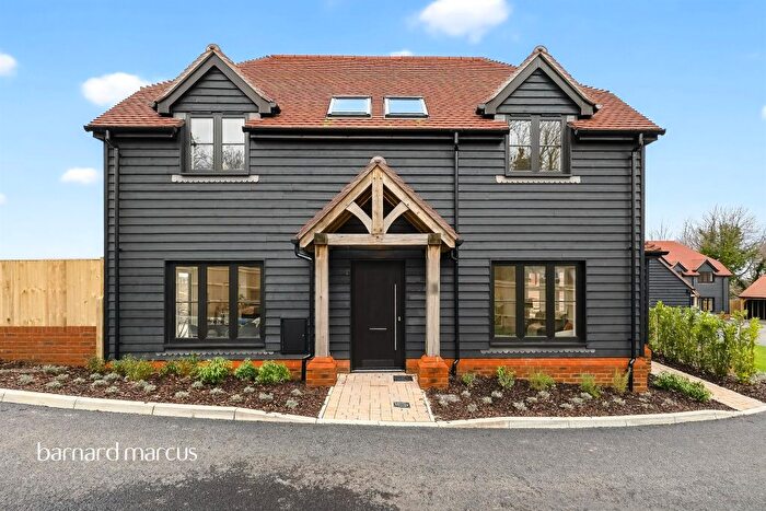 3 Bedroom Detached House For Sale In Fairlawn Road, Banstead, SM7