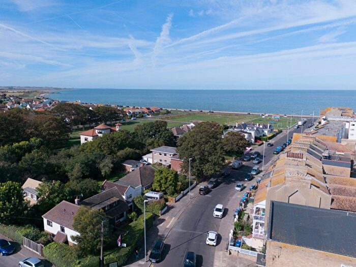 2 Bedroom Flat For Sale In Minnis Road, Birchington, CT7