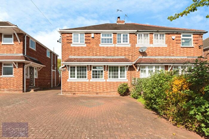3 Bedroom Semi Detached House For Sale In Ventnor Road, Solihull, B92