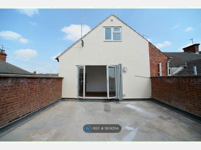 2 Bedroom Maisonette To Rent In Duke Street, Kettering, NN16