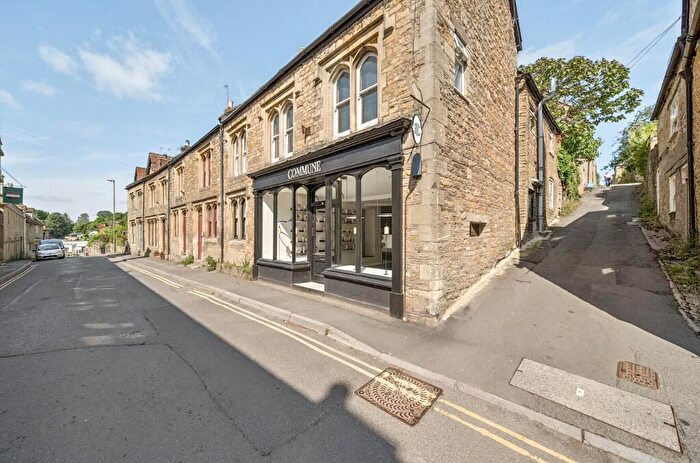 2 Bedroom Mews For Sale In St. Catherines Hill, Bruton, Somerset, BA10