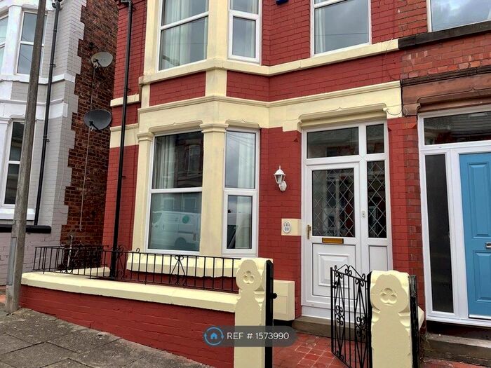 3 Bedroom Semi-Detached House To Rent In Clive Road, Prenton, CH43