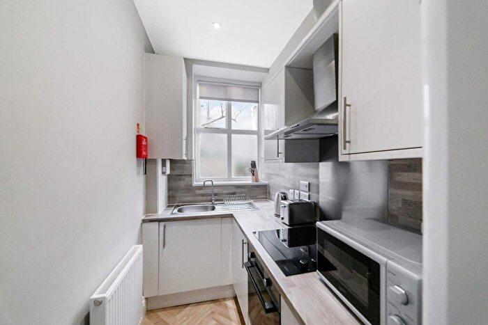 1 Bedroom Flat To Rent In Pelham Crescent, Nottingham, Nottinghamshire, NG7