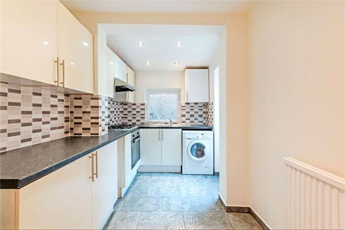 2 Bedroom Flat To Rent In Russell Road, NW9