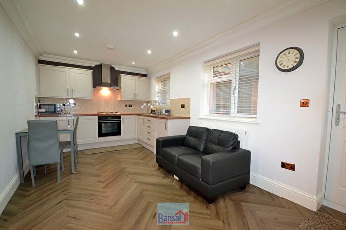 1 Bedroom Flat To Rent In Leighton Close, CV4