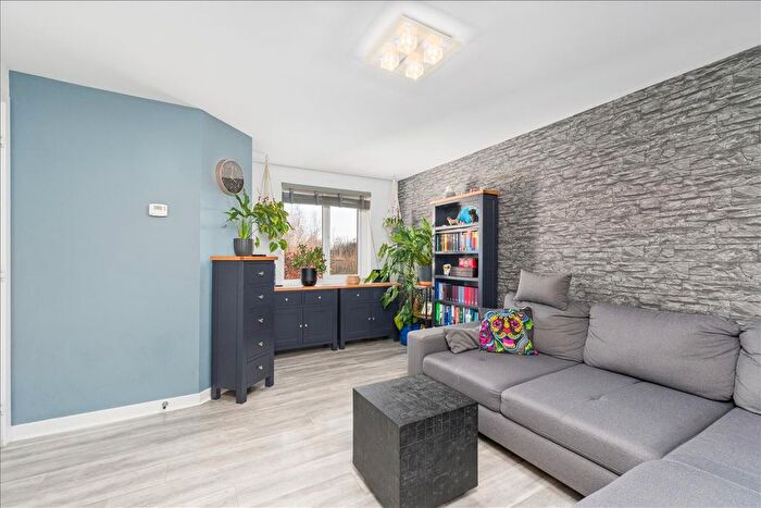 3 Bedroom End Of Terrace House For Sale In Aspen Drive, Gorebridge, EH23