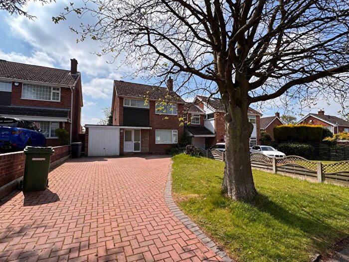 3 Bedroom Detached House To Rent In Sandhurst Drive, Penn, Wolverhampton, WV4