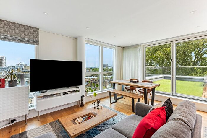 2 Bedroom Flat For Sale In Goldhawk Road, Shepherd's Bush, London, W12
