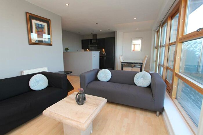 2 Bedroom Flat To Rent In St James Quay, Brewery Wharf, LS10
