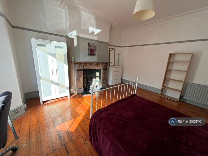 2 Bedroom Flat To Rent In Jesmond, Newcastle Upon Tyne, NE2