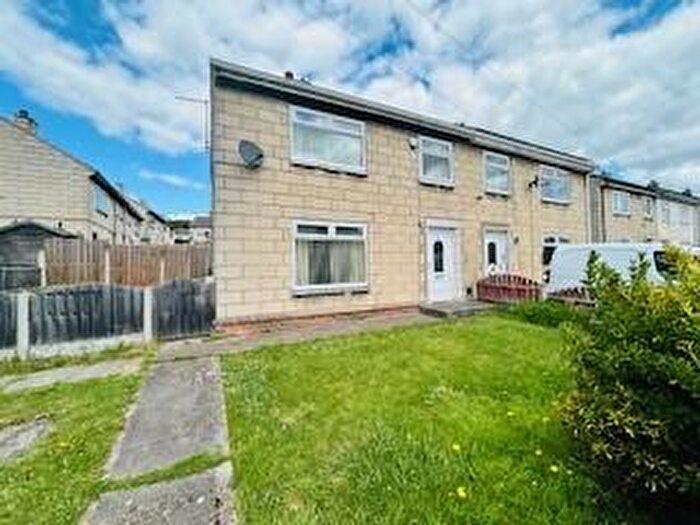 3 Bedroom Semi-Detached House To Rent In Longfield Drive, Mapplewell, Barnsley, S75