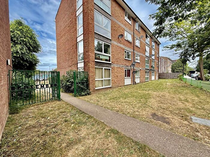 2 Bedroom Flat For Sale In Dormers Wells Lane, Southall, UB1