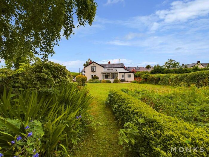 4 Bedroom Property For Sale In Brithdir, Llanfyllin, SY22