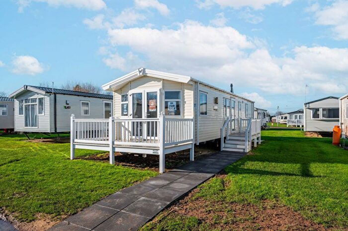 2 Bedroom Park Home For Sale In Coast Road, Corton, NR32