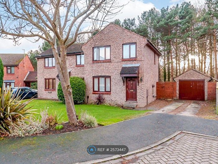 3 Bedroom Semi-Detached House To Rent In Norwood Grove, Harrogate, HG3