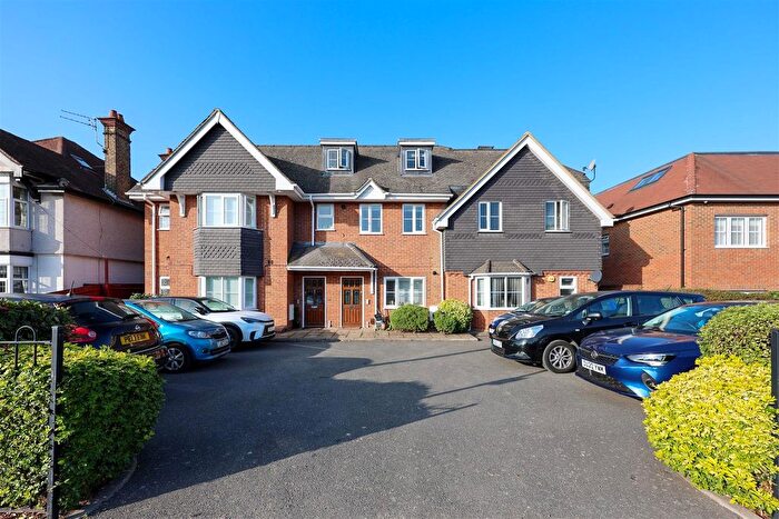3 Bedroom Property For Sale In Fairfield Road, Uxbridge, UB8