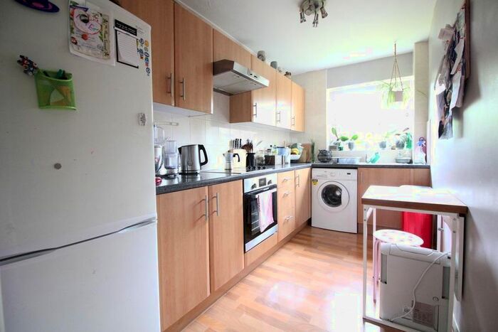 1 Bedroom Flat To Rent In Thamesvale Close, Hounslow, TW3